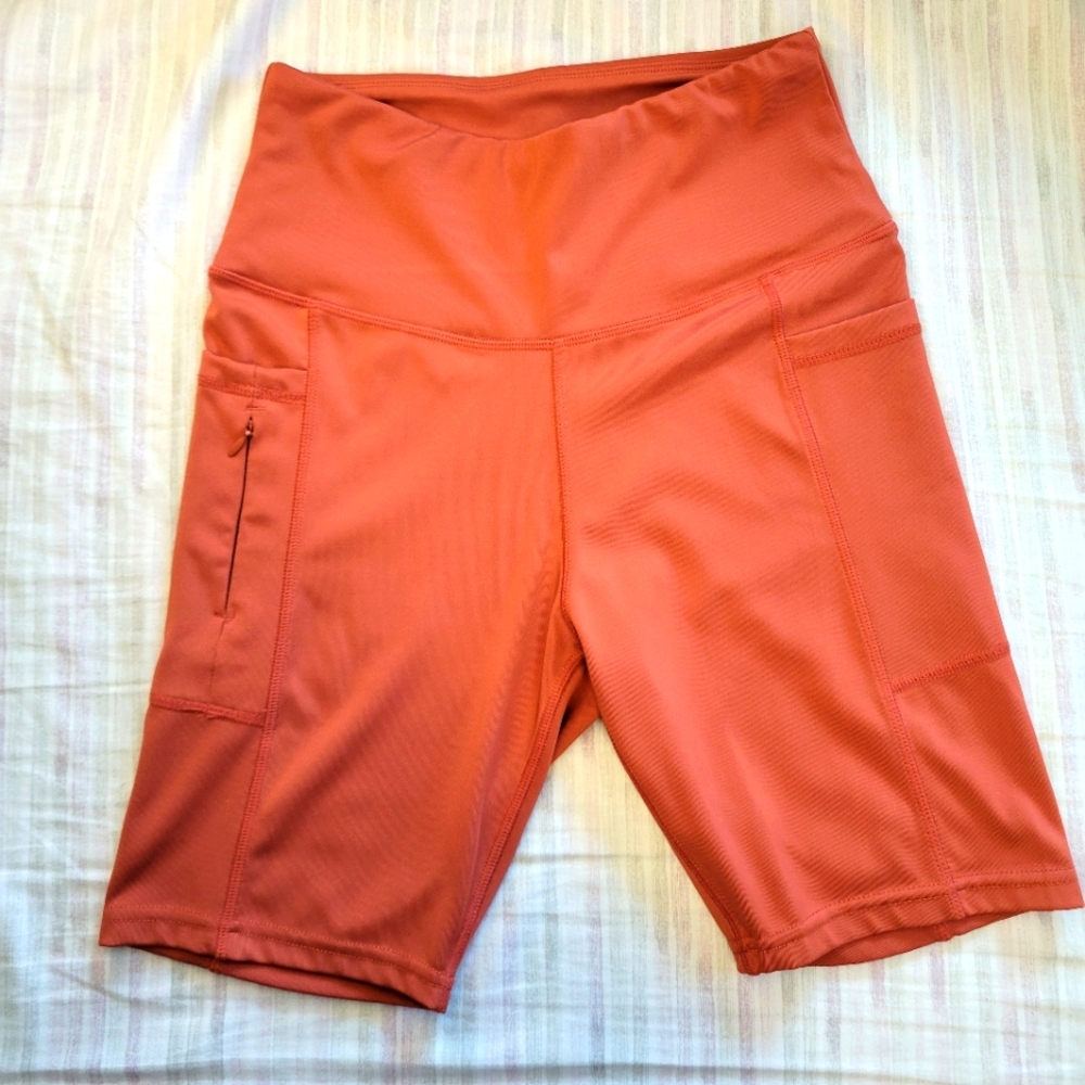 Adrienne Vittadini bike shorts, S